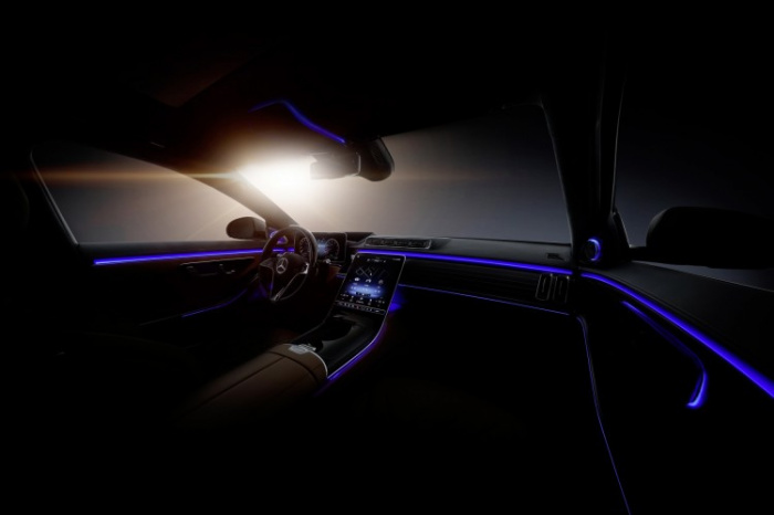 Mercedes-Benz Klasy S wprowadza ledowe oświetlenie kabiny