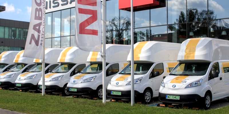 Nissany e-NV200 w barwach inPostu