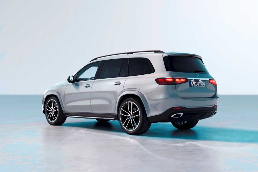 Mercedes GLS widok z tyłu i z boku