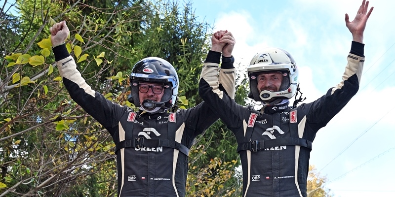 Kajetan Kajetanowicz i Maciej Szczepaniak mistrzami świata WRC2 Challenger. Fot. mat. prasowy.