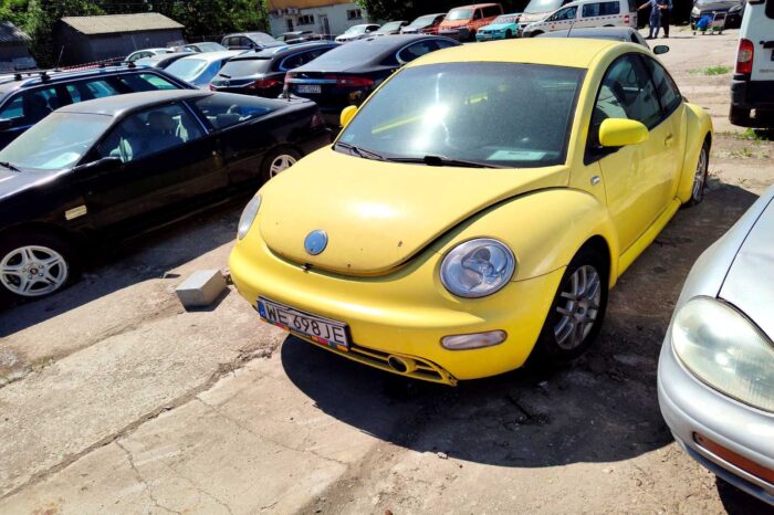 Odholowane pojazdy na parkingu przy ul. Gołdapskiej 7. Fot. Warszawa.pl