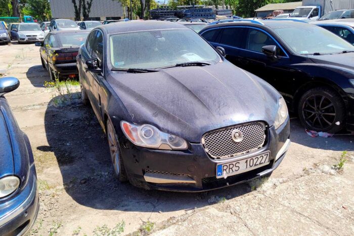 Odholowane pojazdy na parkingu przy ul. Gołdapskiej 7. Fot. Warszawa.pl
