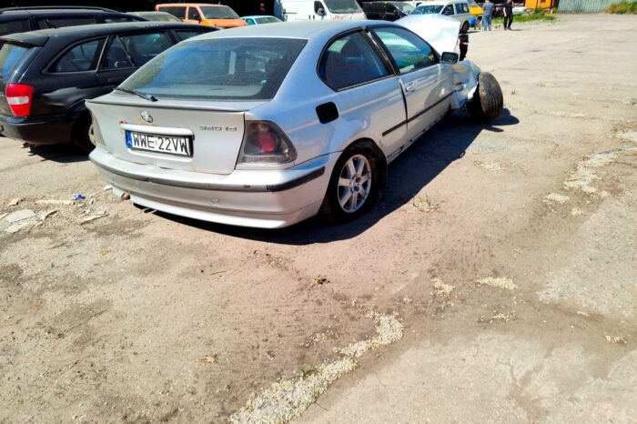 Odholowane pojazdy na parkingu przy ul. Gołdapskiej 7. Fot. Warszawa.pl