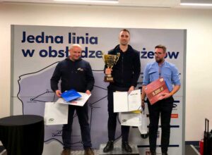 Zwycięska trójka w X Ogólnopolskim Konkursie Kierowców Komunikacji Miejskiej. Fot. mat. prasowy UMŁ