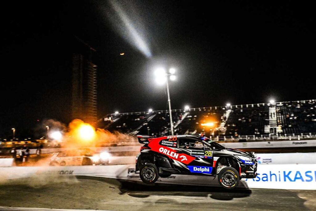 Kajetan Kajetanowicz i Maciej Szczepaniak - liderami w Dżuddzie. Fot. Mat. prasowy