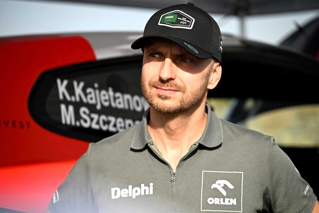 Kajetan Kajetanowicz i Maciej Szczepaniak - w Arabii Saudyjskiej (2025). Fot. mat. prasowy