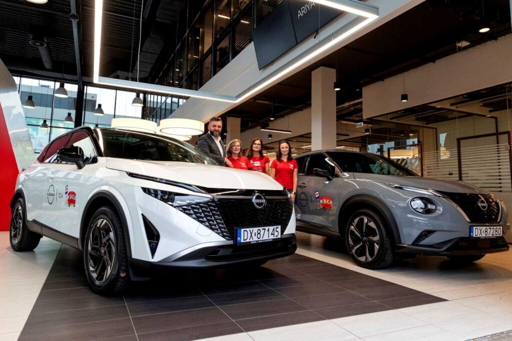 Nissany Qashqai i Juke dla Fundacji Przystanek Rodzina. Fot. mat. prasowy