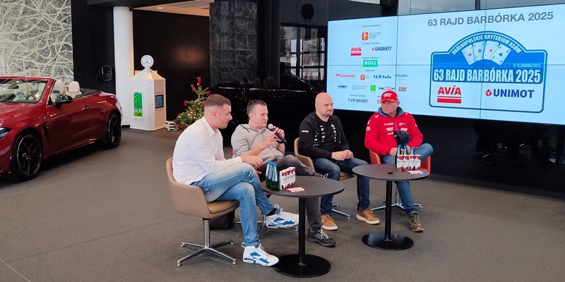 Kierowcy rajdowi na konferencji Rajdu Barbórka 2025 - od prawej Leszek Kuzaj, Łukasz Byśkiniewicz, Tomasz Czopik, Jakub Przygoński. Fot. iMoto