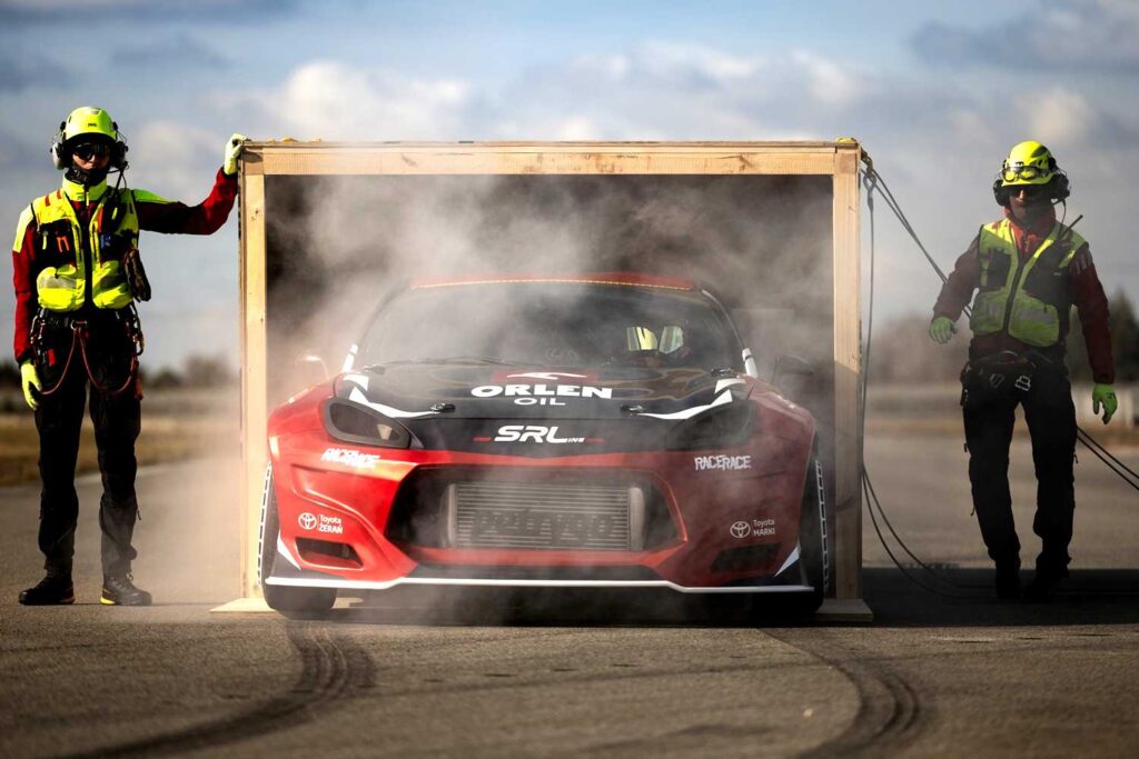 Toyota GR86 Jakuba Przygońskiego wyskakuje z pudełka. Fot. mat. prasowy