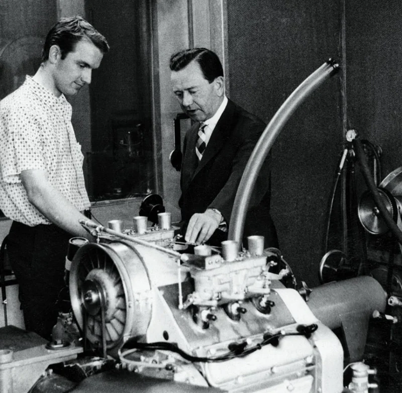 Ferdinand Piech Gauche Et Son Son Oncle Ferry Porsche Droite - Image 8724 (April 9, 2026)